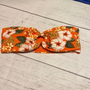 NWOT Cabana delsol Women swim bra  size medium